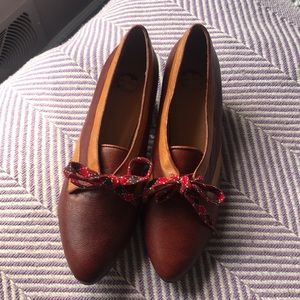 NWOT Lucky Penny tie shoe